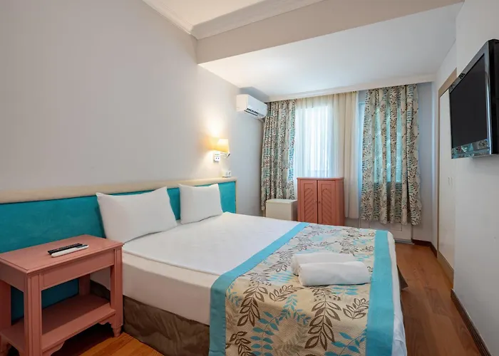 Standard Queen Room