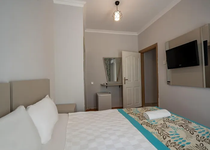 Standard Queen Room