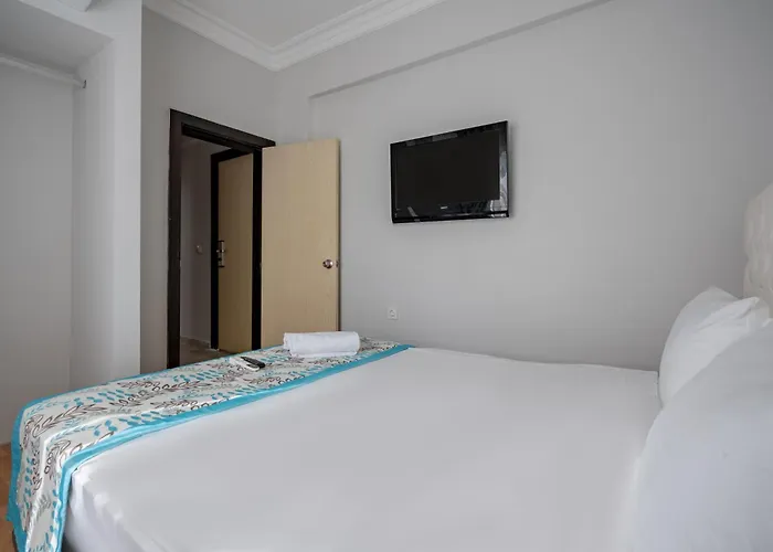 Standard Queen Room